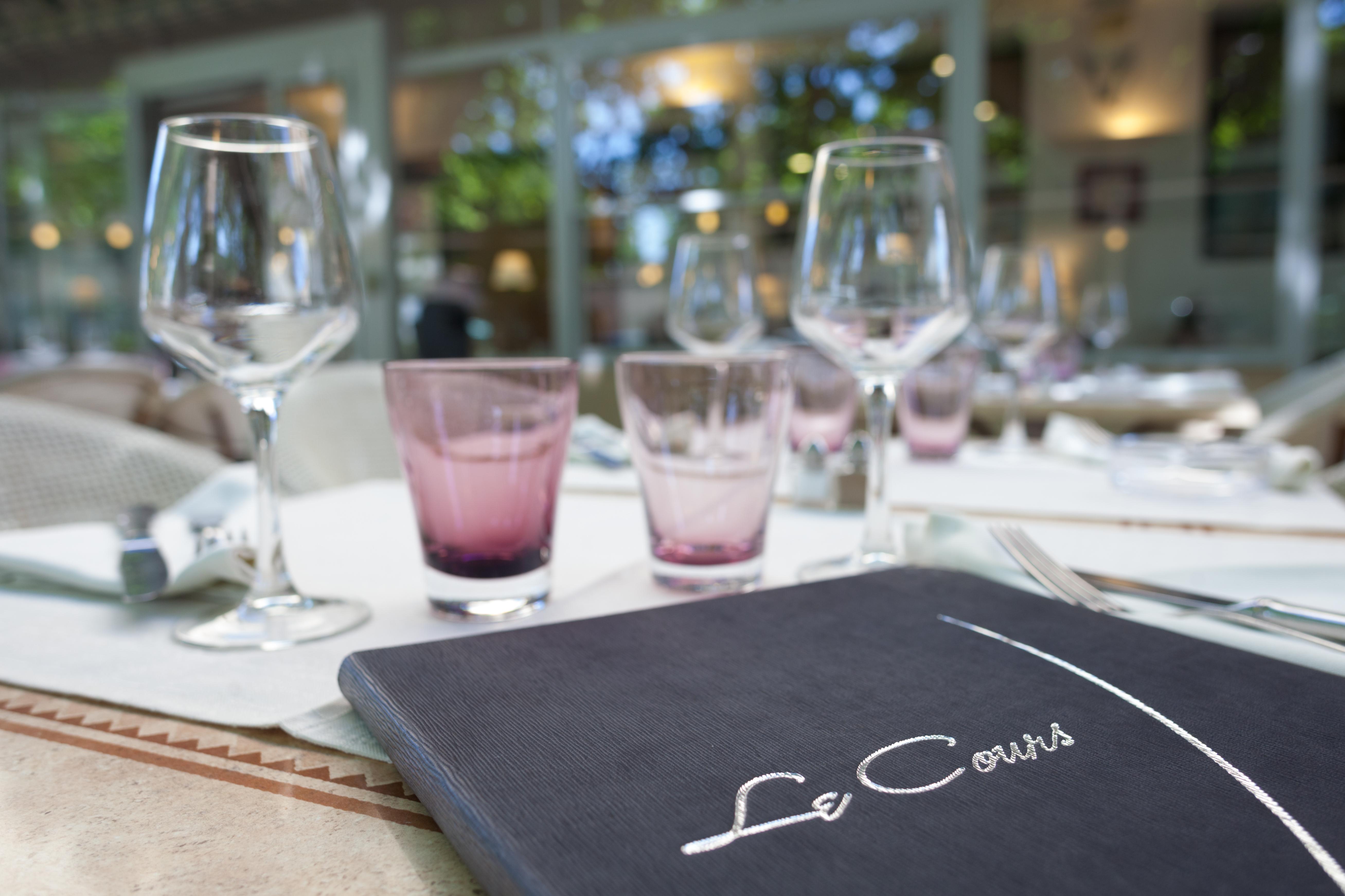 Logis Hotel Restaurant Le Cours Saint-Gilles  Exterior foto